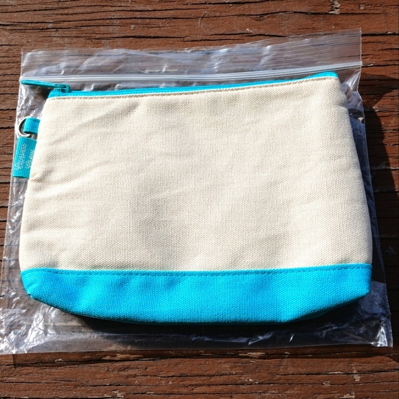 Thirty-One Mini Zipper Pouch - Picture 2 of 6